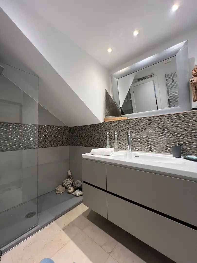 Bathroom of Ground floor for sale in Estepona  with Terrace, Swimming Pool and Community pool