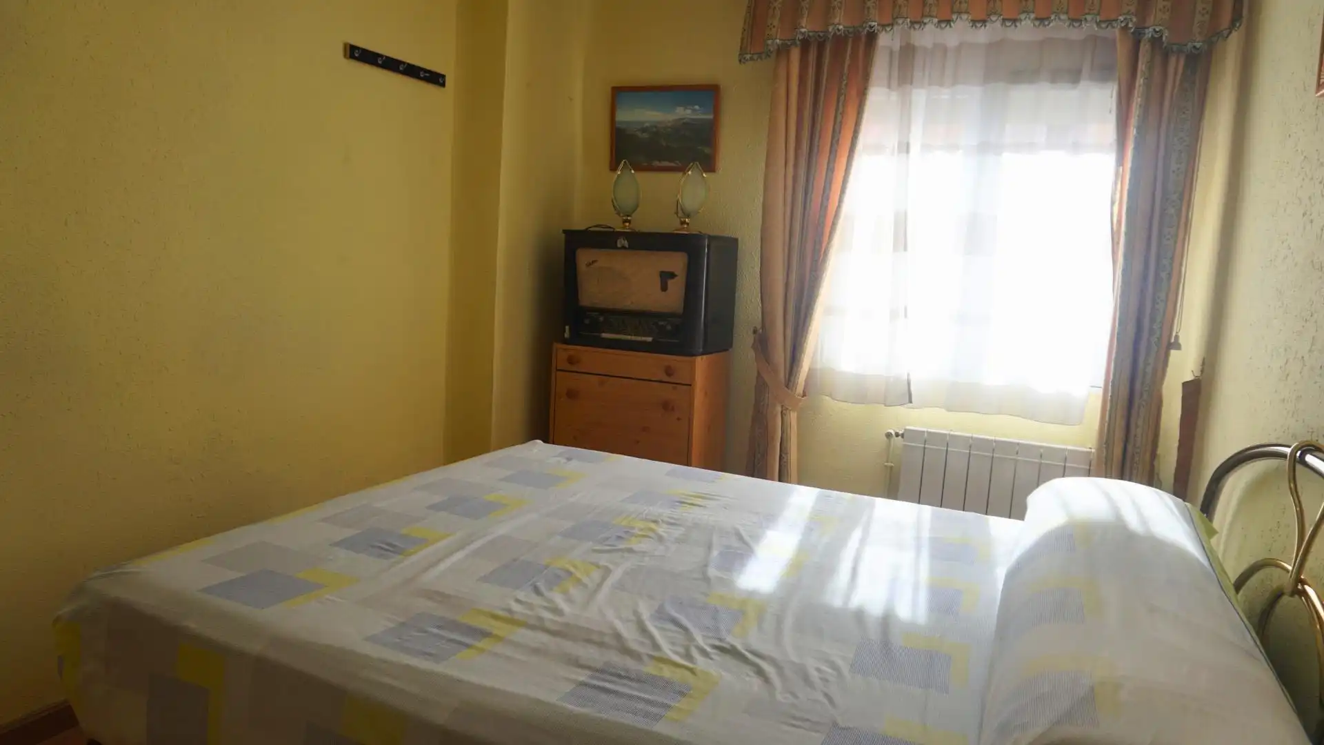 Habitación de Piso en venta en Madrid con Calefacción y Balcón
