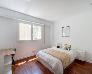 Bedroom of Apartment to share in  Madrid Capital  with Air Conditioner, Heating and Furnished