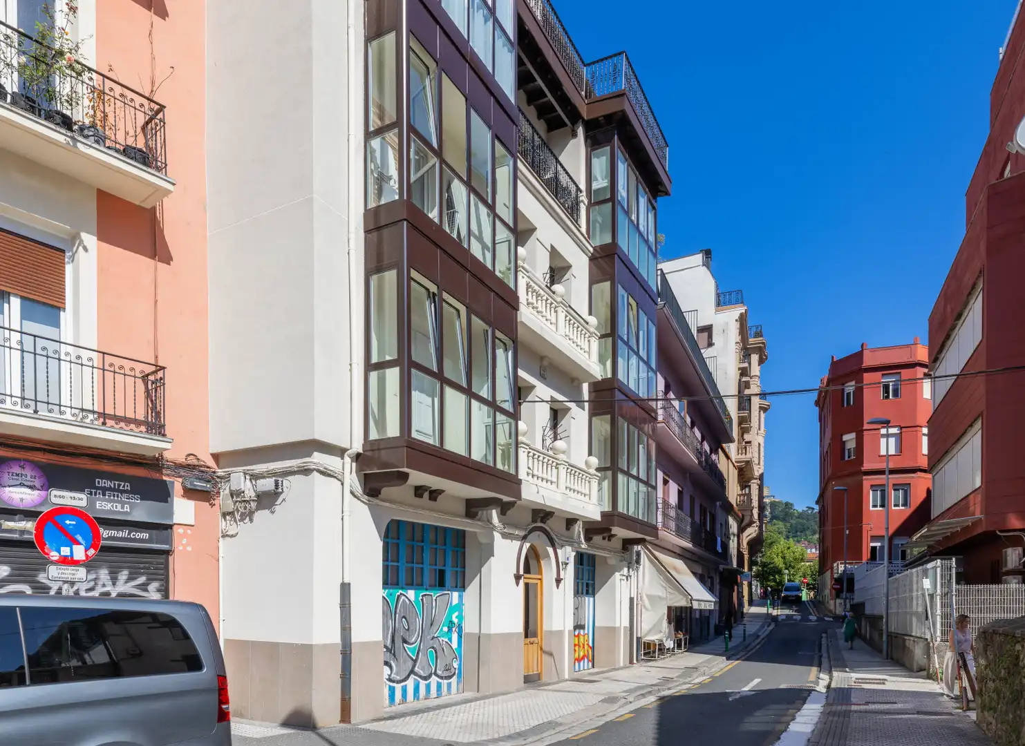 Vista exterior de Pis en venda en Donostia - San Sebastián  amb Balcó