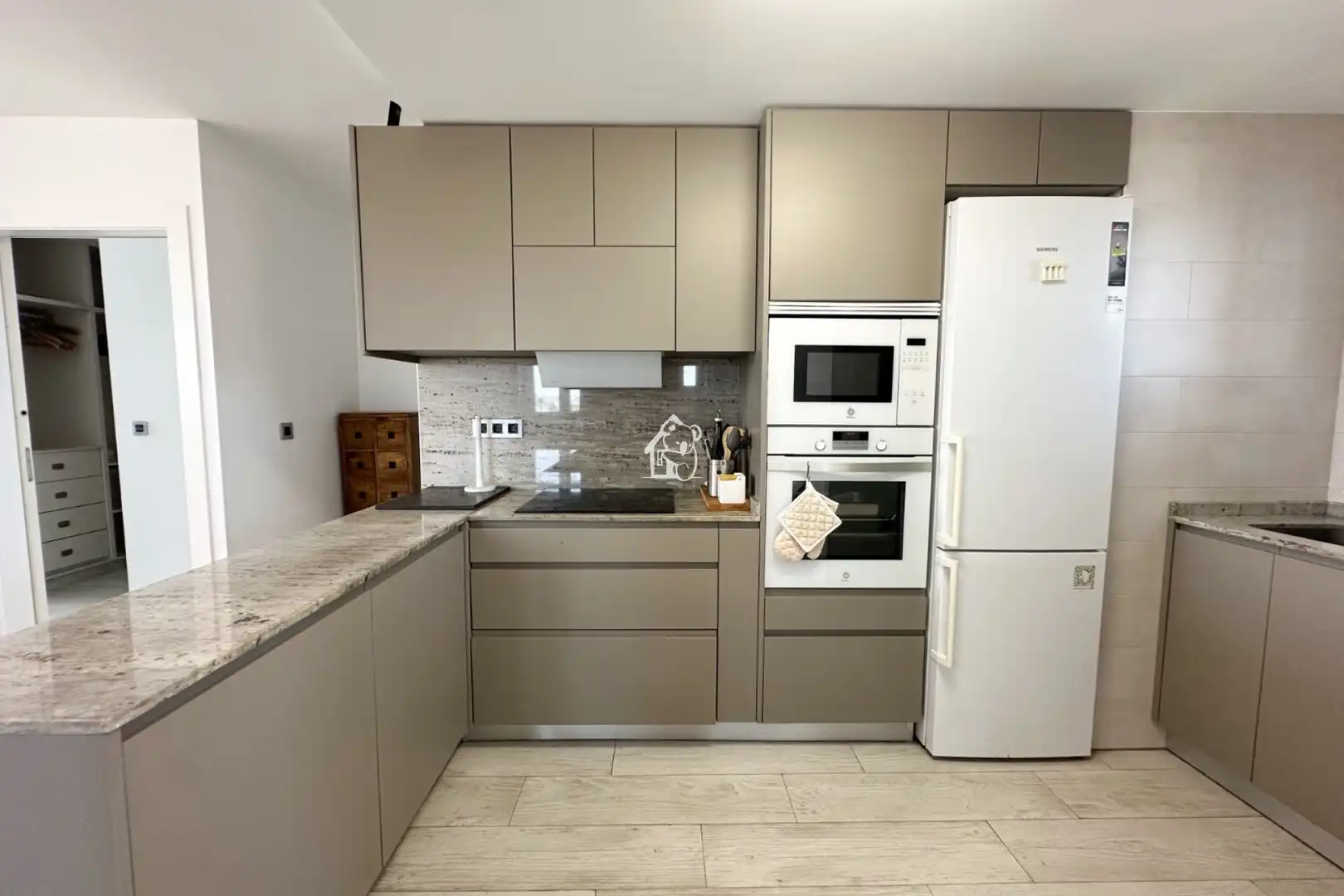 Kitchen of Apartments for rent in Torrevieja  with Furnished, Oven and Washing machine