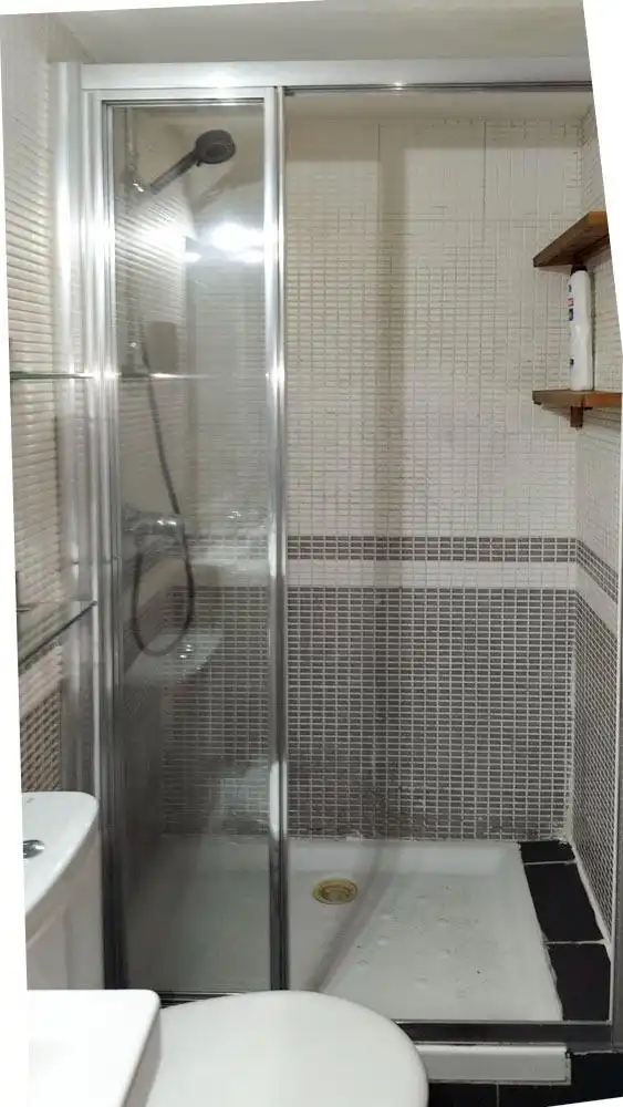 Baño de Estudio en venta en Madrid con Calefacción y Amueblado