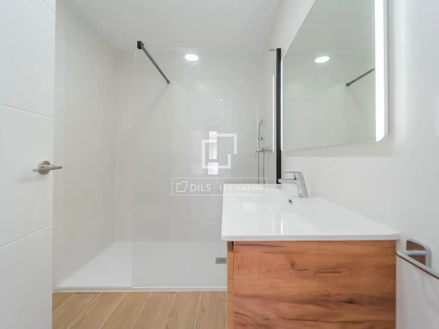 Bathroom of Houses for rent in L'Eliana  with Air Conditioner, Heating and Terrace