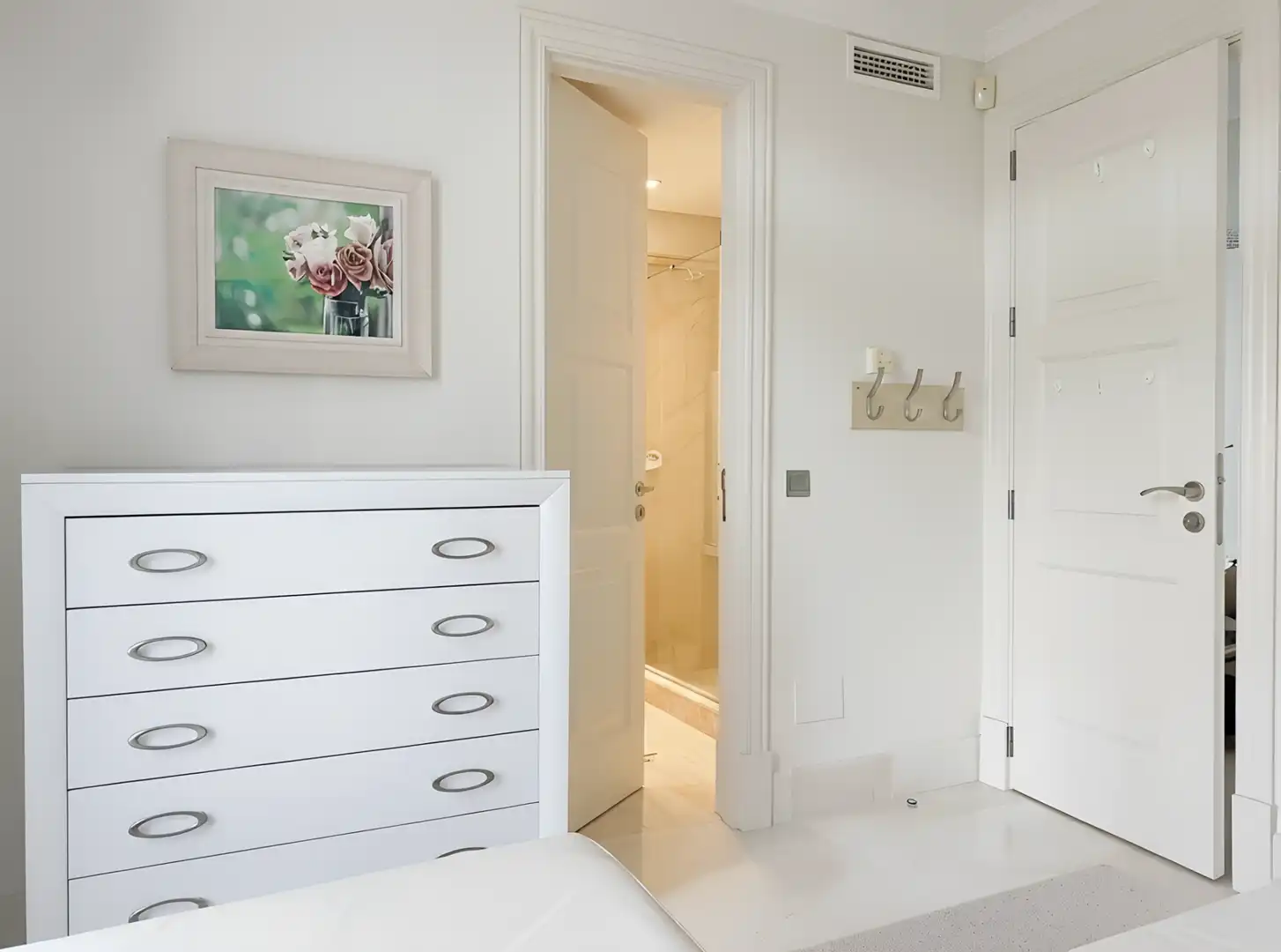 Dormitori de Apartament en venda en Estepona amb Aire condicionat, Terrassa i Piscina