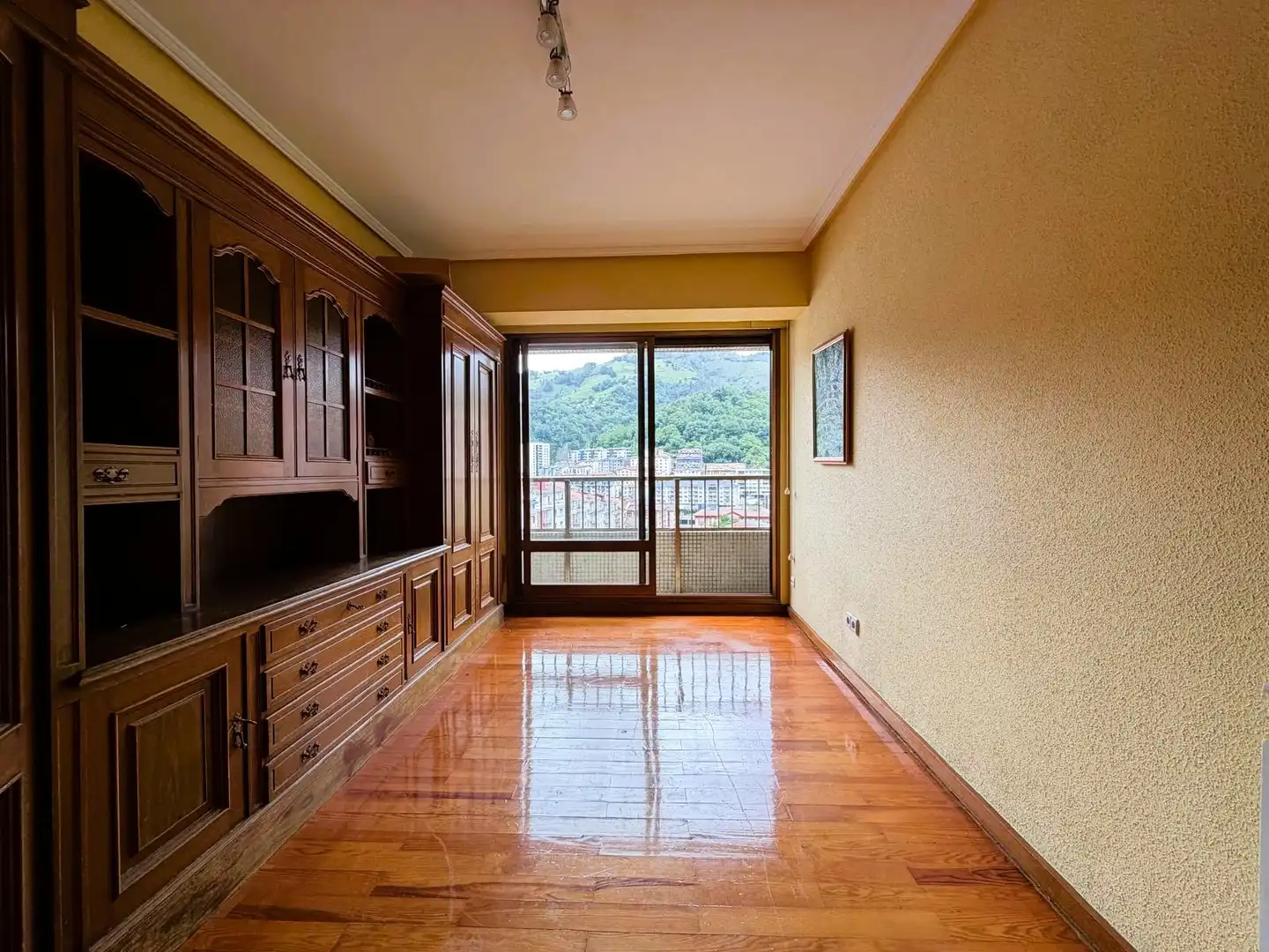 Sala de estar de Piso en venta en Eibar con Calefacción, Amueblado y Alarma