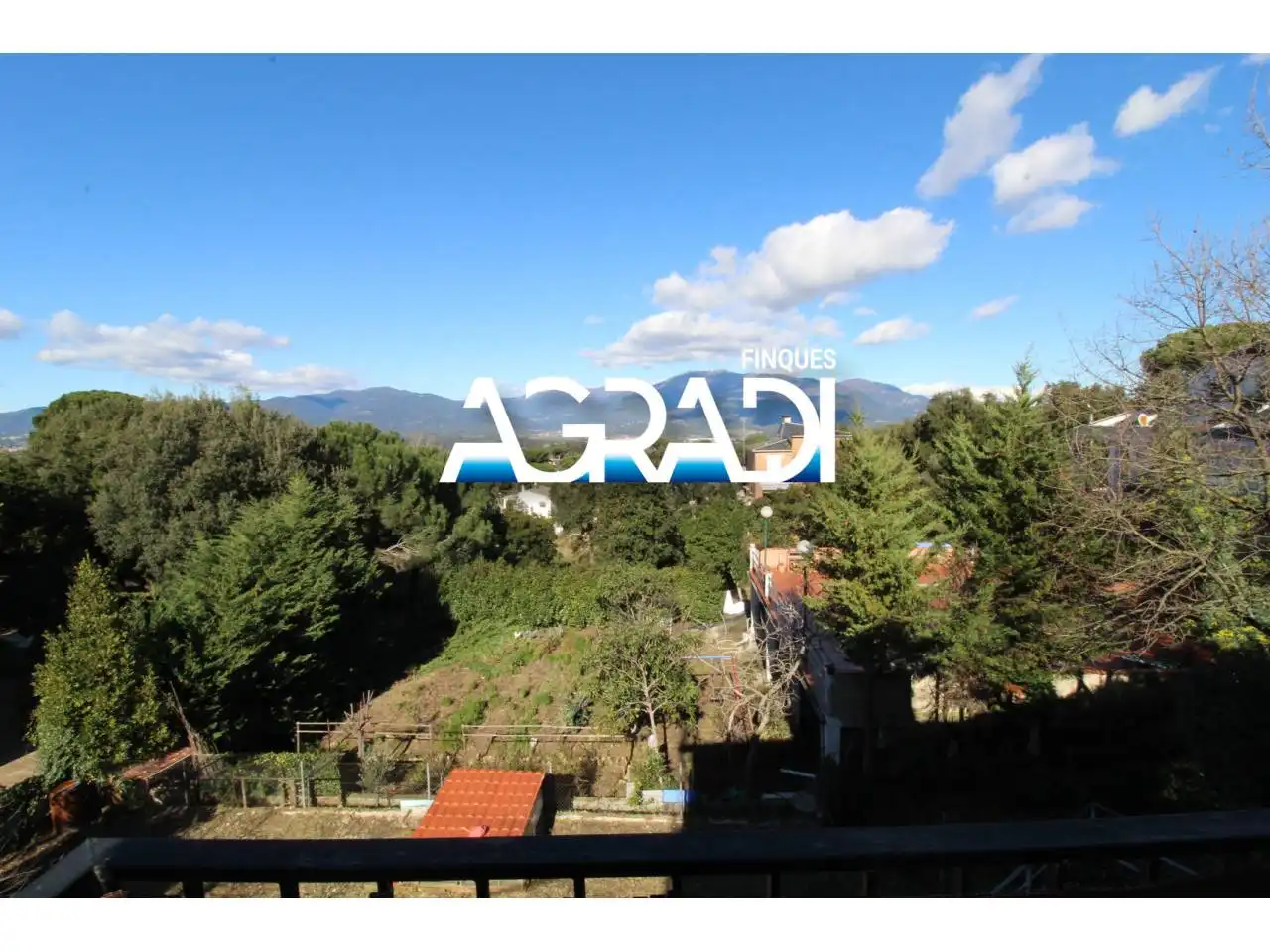 Houses for sale in Vallgorguina