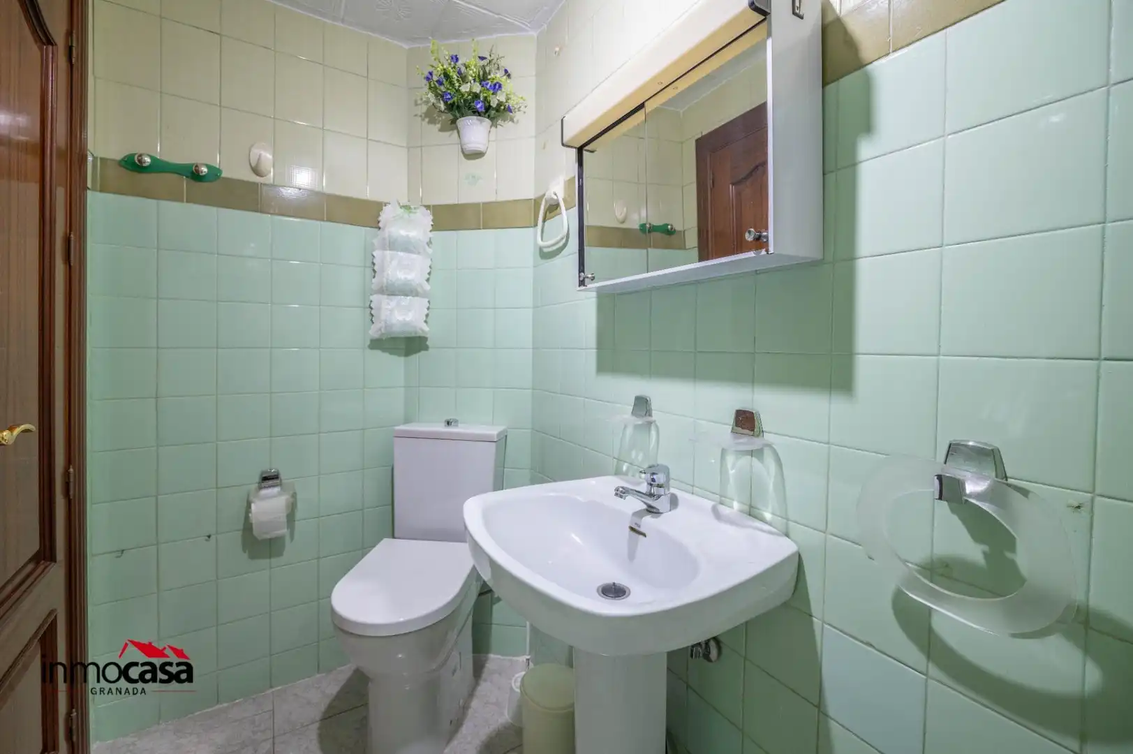 Badezimmer von Wohnung zum Verkauf in Granada mit Klimaanlage und Möbliert