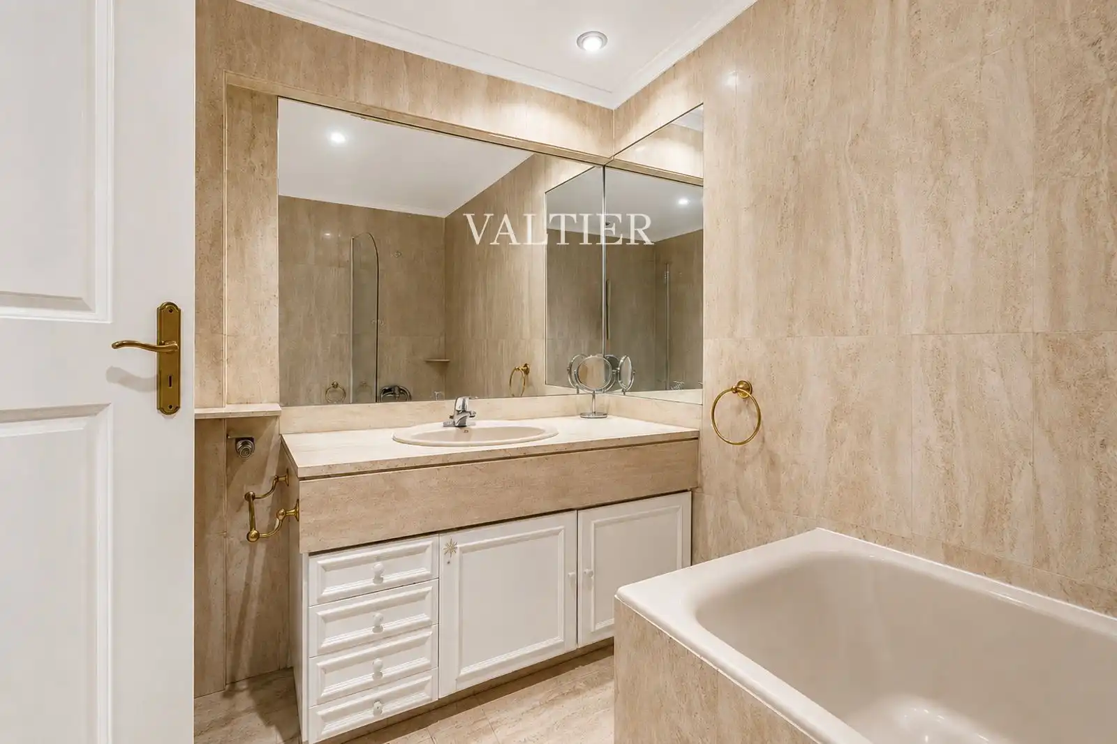 Bathroom of Flat for rent in Madrid