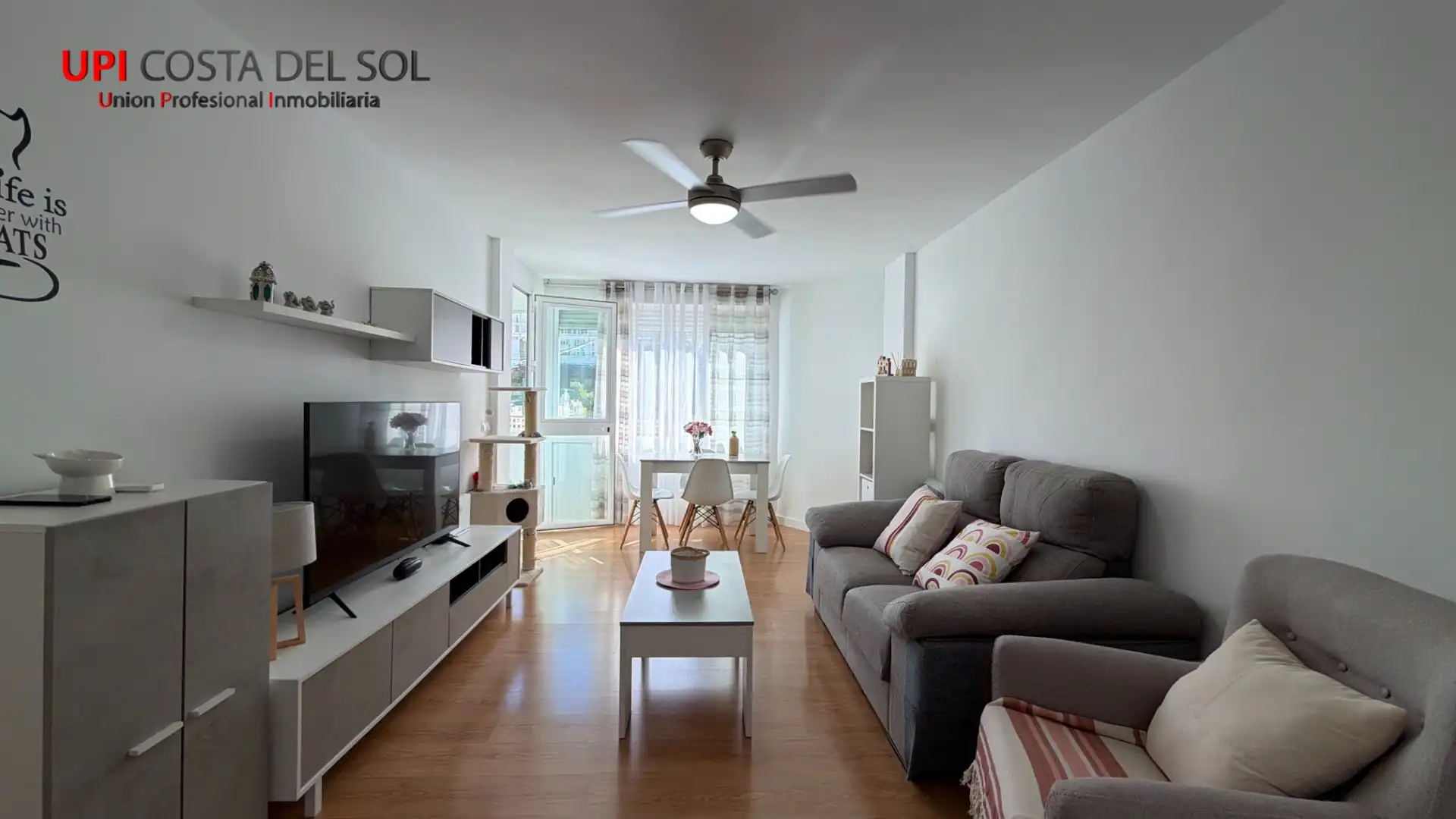Living room of Apartments for sale in Benalmádena  with Parquet flooring, Furnished and Oven