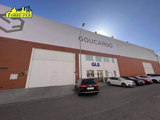 Nave industrial en Venta en Calle SIERRA SEGURA en Viator