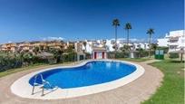 Vista exterior de Casa adosada en venda en Tarifa amb Terrassa i Piscina comunitària