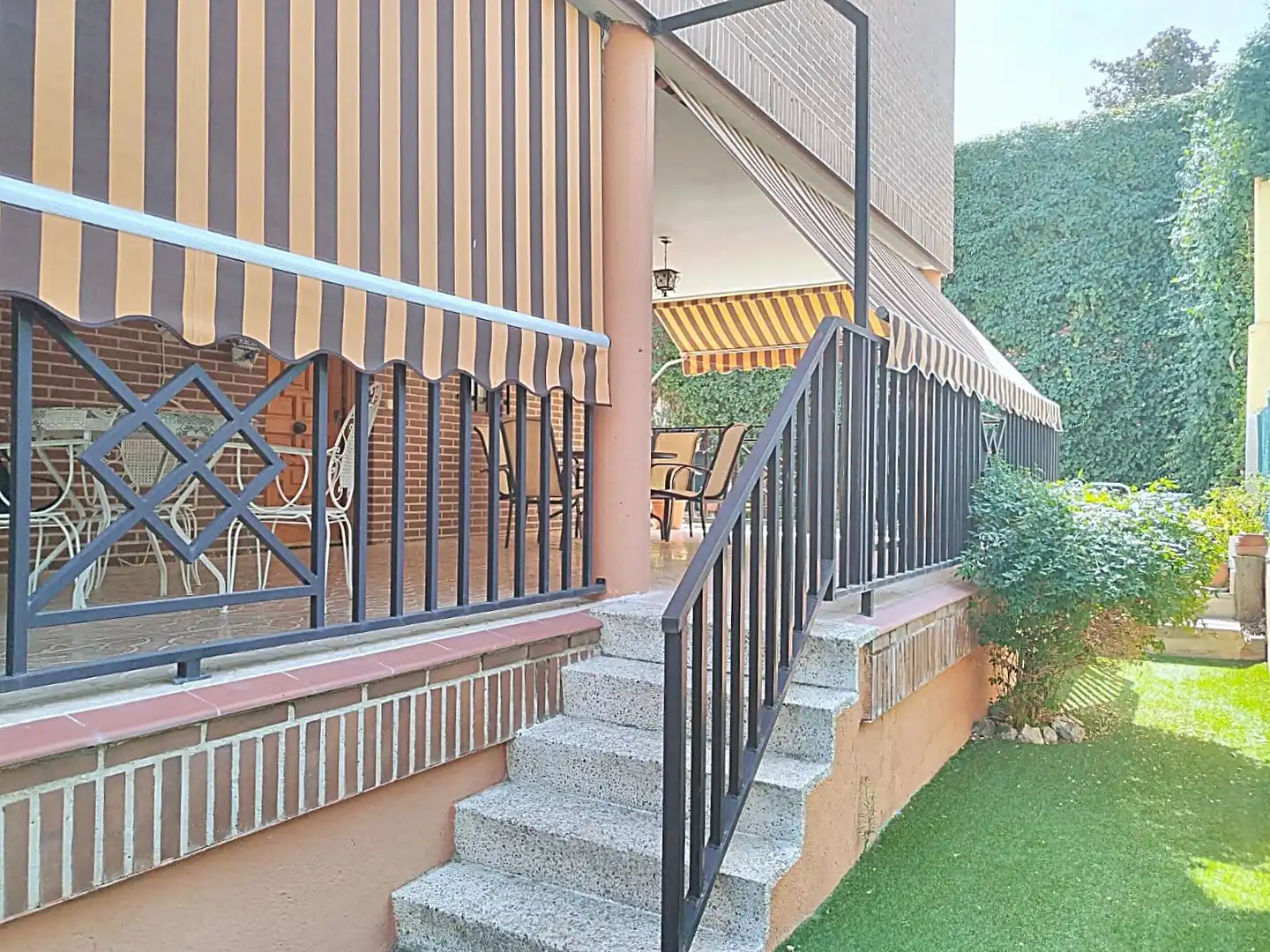 Terrace of Detached homes for sale in Los Villares
