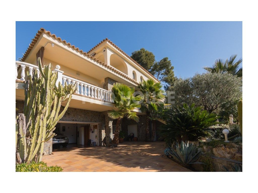 Vista exterior de Casa o xalet en venda en Blanes