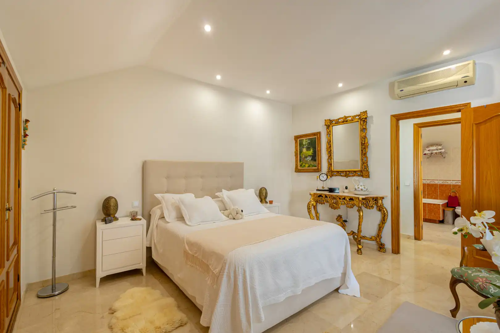 Habitación de Ático en venta en Marbella con Aire acondicionado, Calefacción y Terraza
