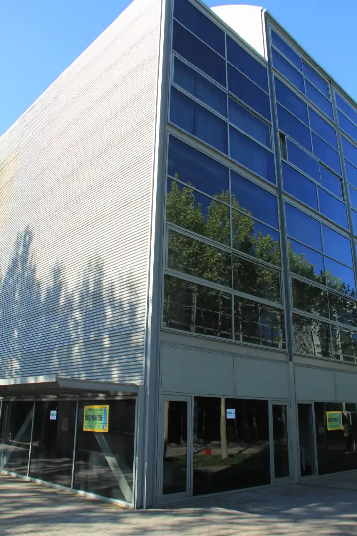 Außenansicht von Büro zur Miete in Alcalá de Henares mit Klimaanlage, Heizung und Internet