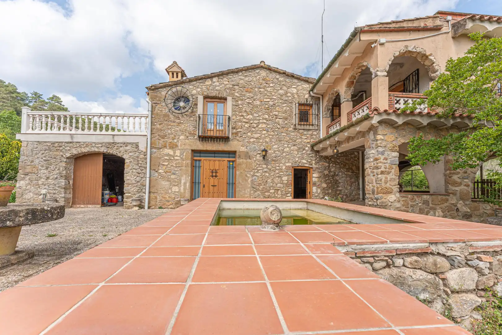 Vista exterior de Finca rústica en venta en Cabanelles con Terraza, Piscina y Balcón
