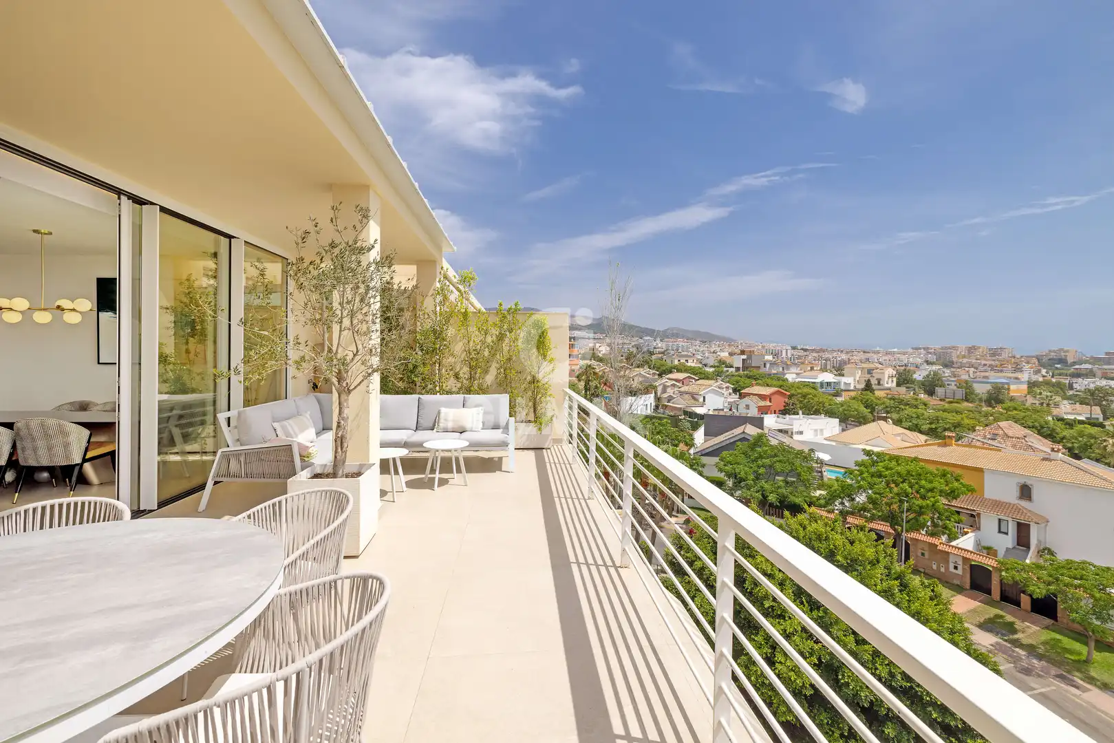 Terraza de Dúplex en venta en Benalmádena con Calefacción, Jardín privado y Piscina