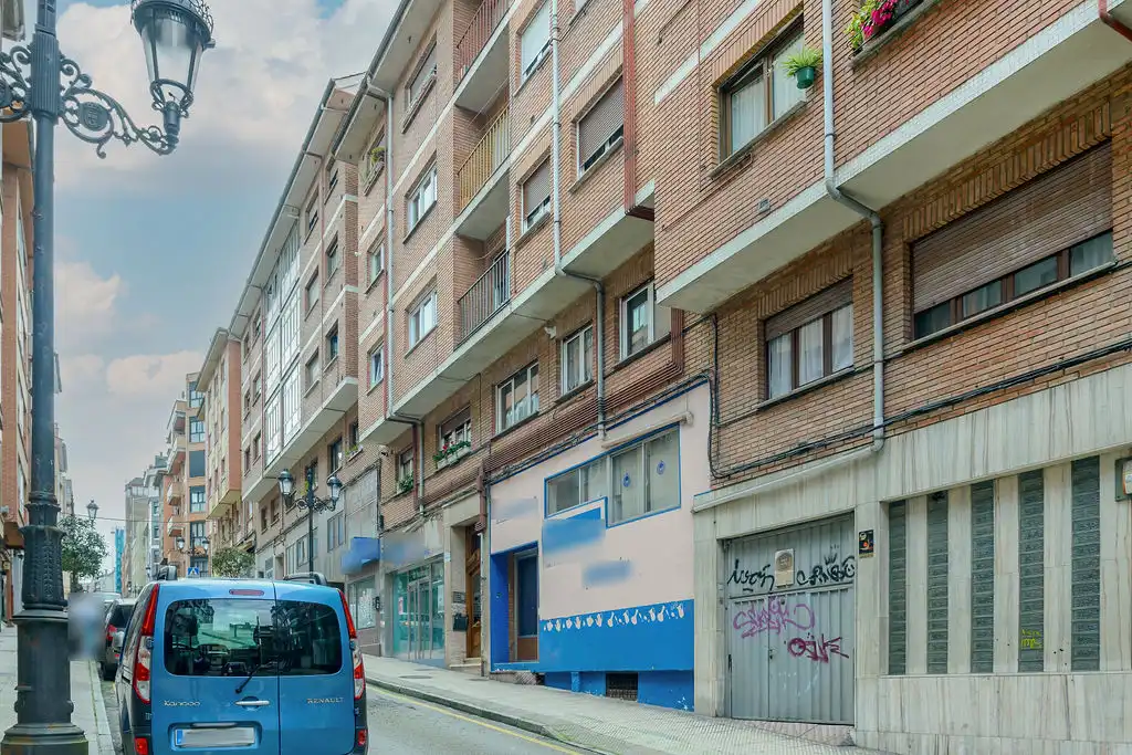 Außenansicht von Geschaftsraum zum Verkauf in Oviedo 