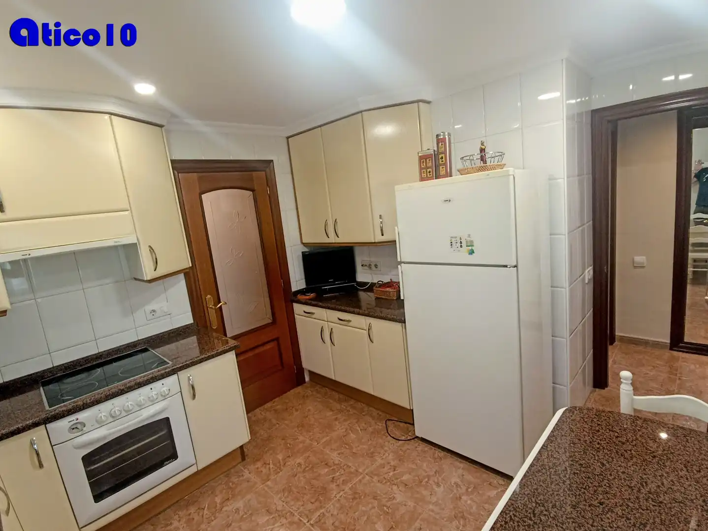 Küche von Wohnung zur Miete in Oviedo  mit Heizung, Terrasse und Möbliert