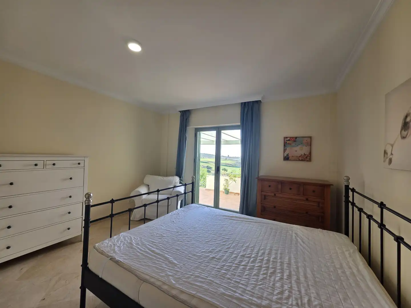 Habitación de Planta baja en venta en La Alcaidesa con Aire acondicionado, Calefacción y Terraza