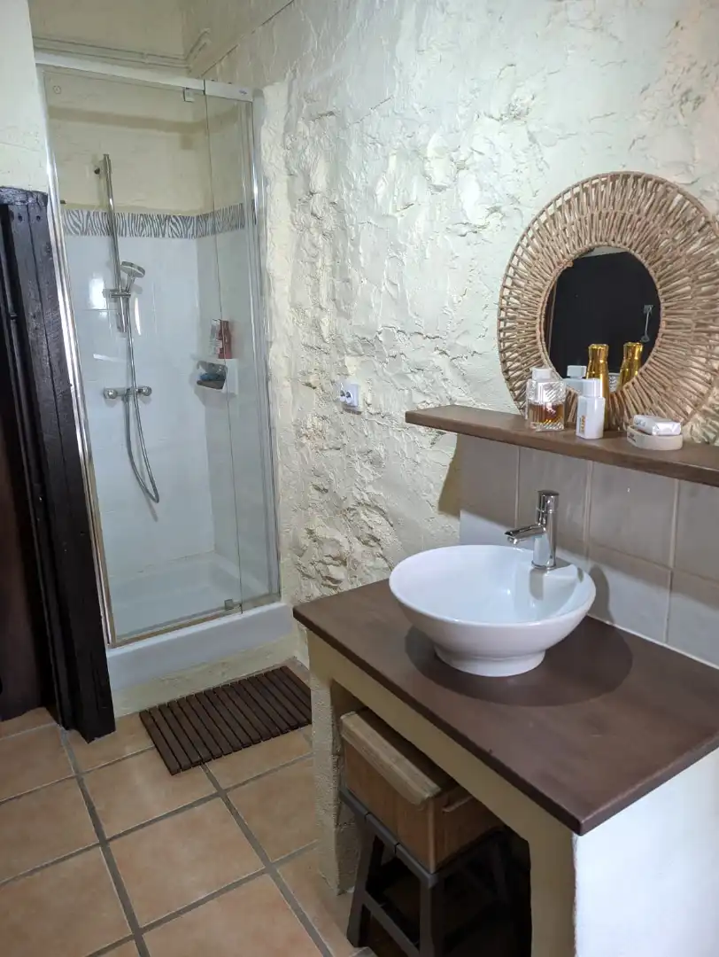 Badezimmer von Country house zum Verkauf in El Perelló mit Heizung und Balkon