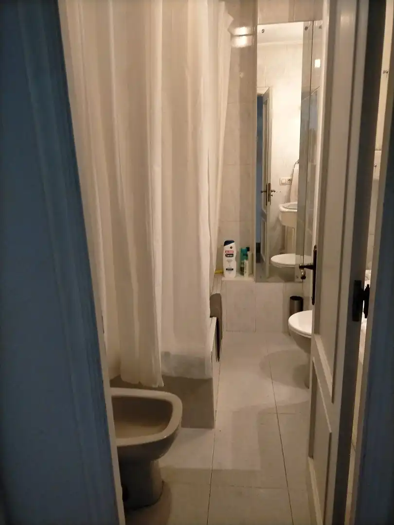 Bathroom of Flat for sale in Ourense Capital   with Heating, Parquet flooring and Furnished