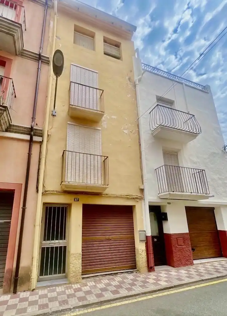 Vista exterior de Casa o xalet en venda en Riba-roja d'Ebre amb Aire condicionat, Calefacció i Terrassa