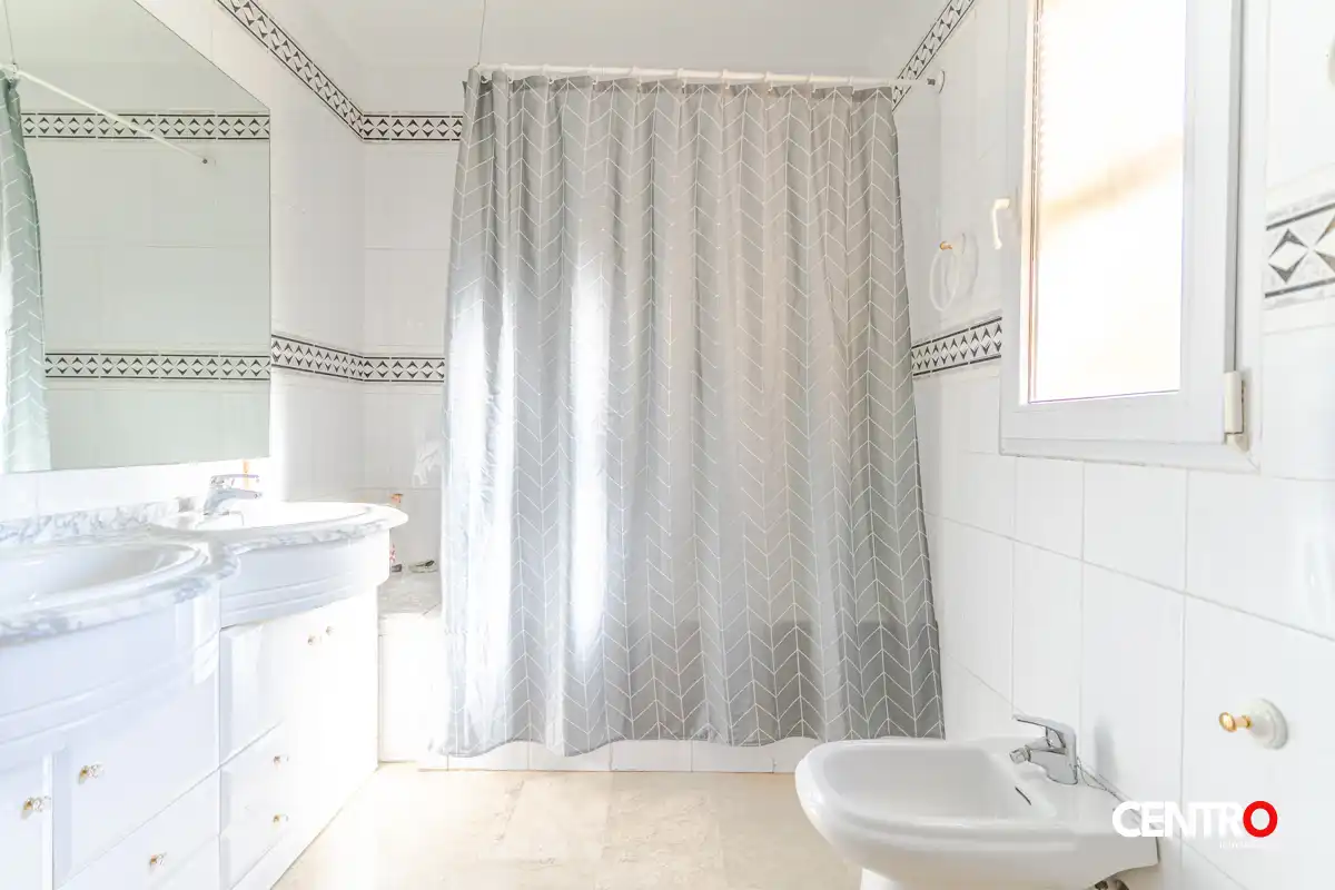 Bathroom of Houses for sale in Padul  with Heating, Private garden and Terrace