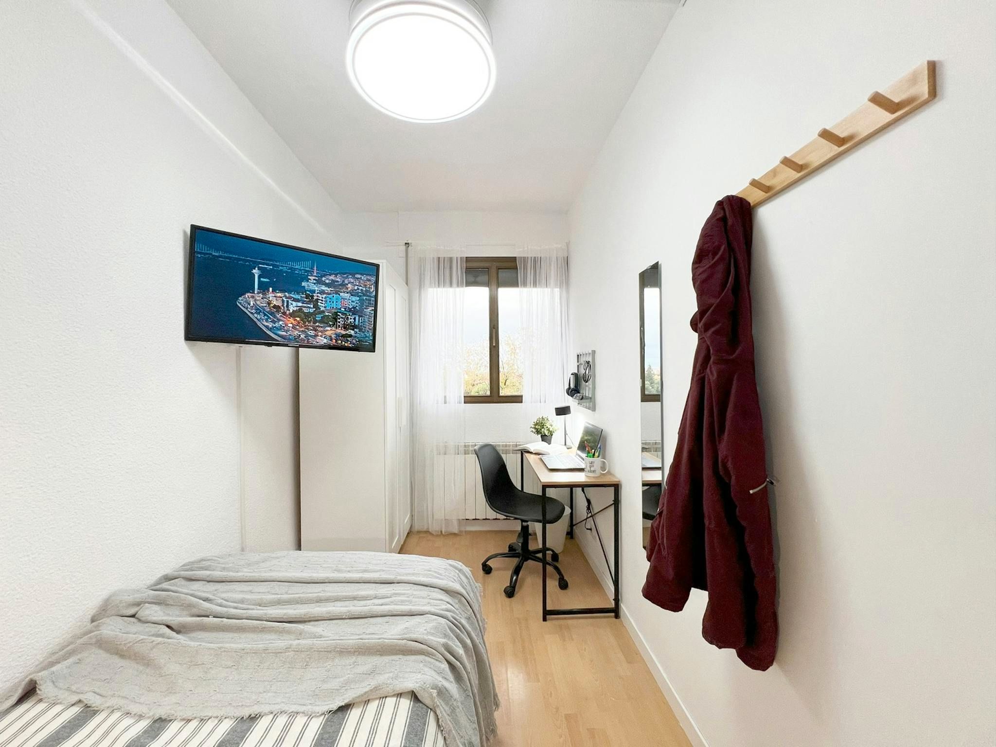 Bedroom of Flat to share in  Madrid Capital  with Heating, Furnished and Washing machine