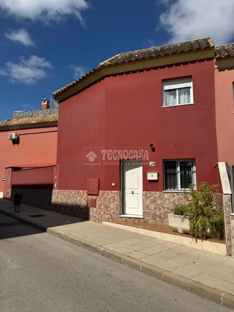 Vista exterior de Casa adosada en venta en Écija con Aire acondicionado