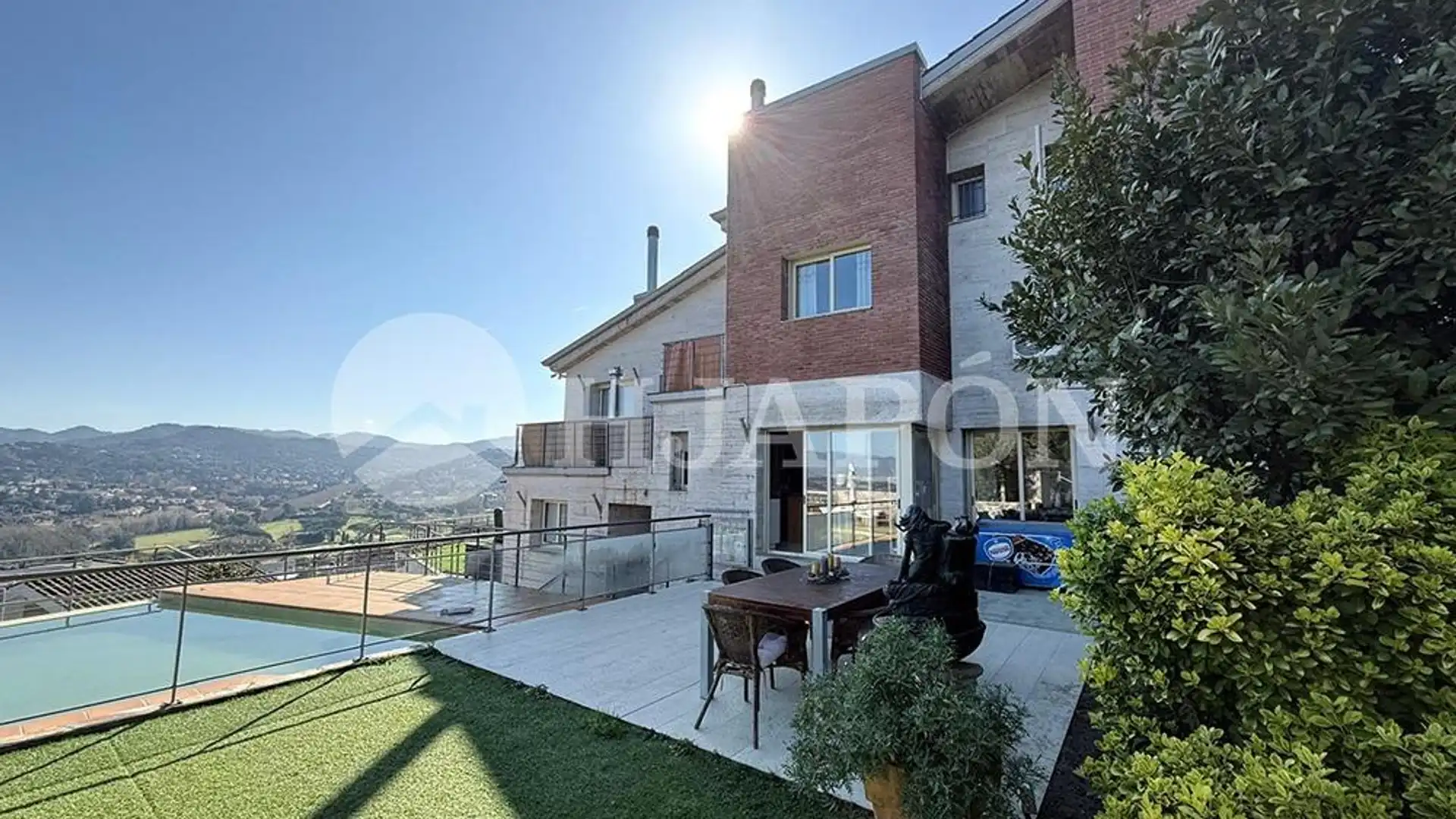Vista exterior de Casa adosada en venta en Vallromanes con Aire acondicionado, Piscina y Alarma