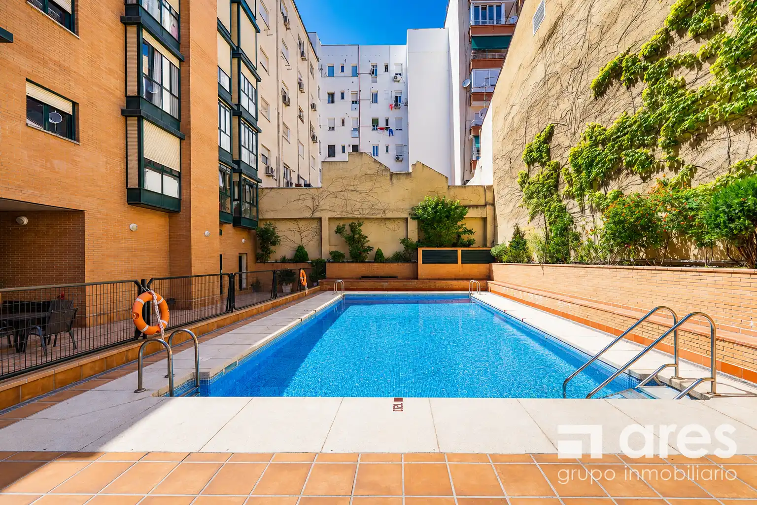 Piscina de Piso en venta en Madrid con Aire acondicionado, Calefacción y Trastero