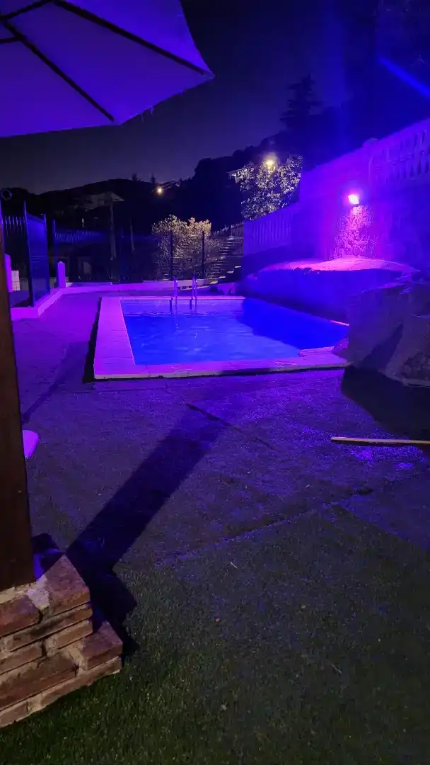 Piscina de Casa o chalet para compartir en Zarzalejo con Jardín privado, Piscina y Amueblado