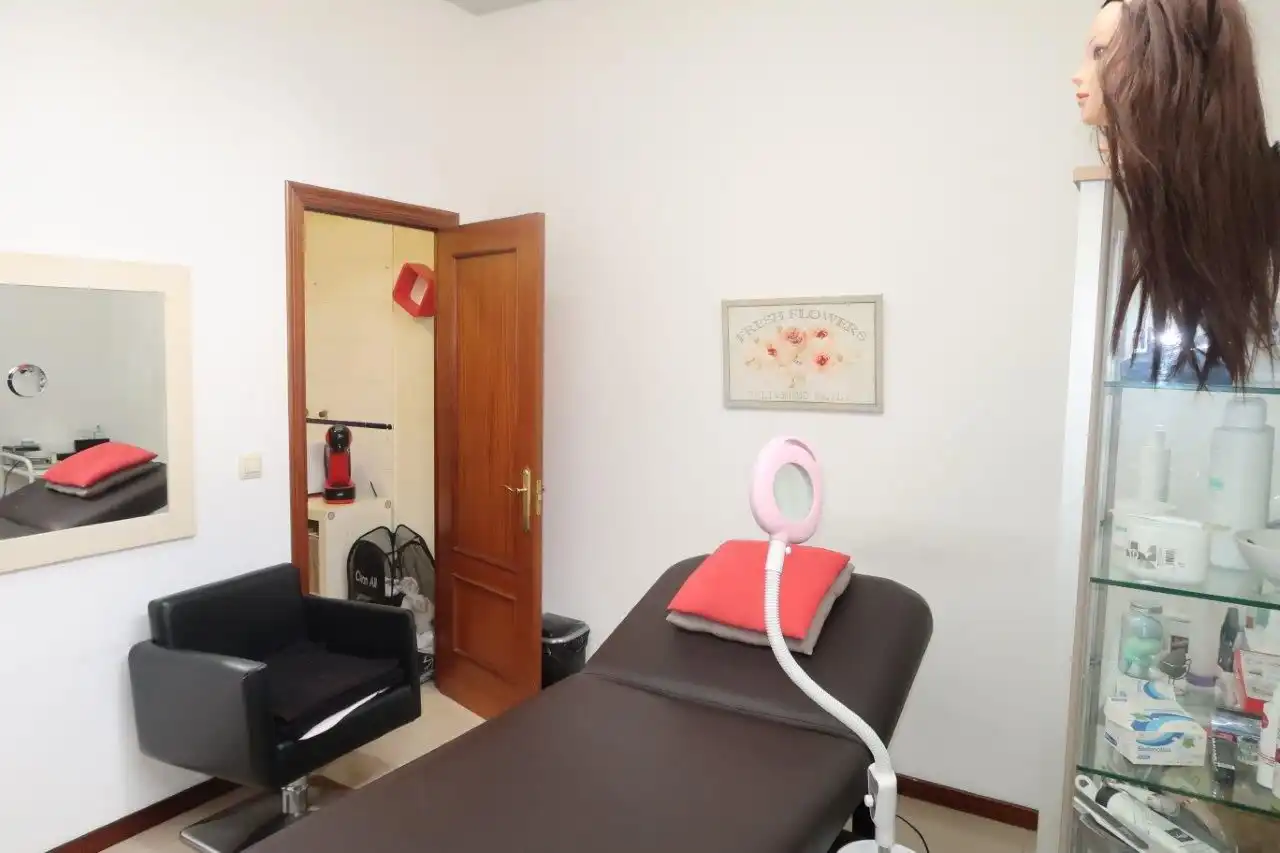 Habitación de Local en venta en A Coruña Capital 