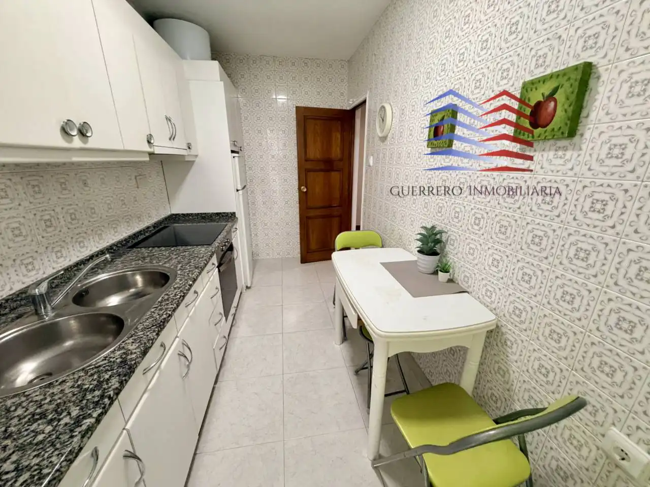 Cocina de Apartamento de alquiler en Ourense Capital  con Calefacción, Parquet y Amueblado