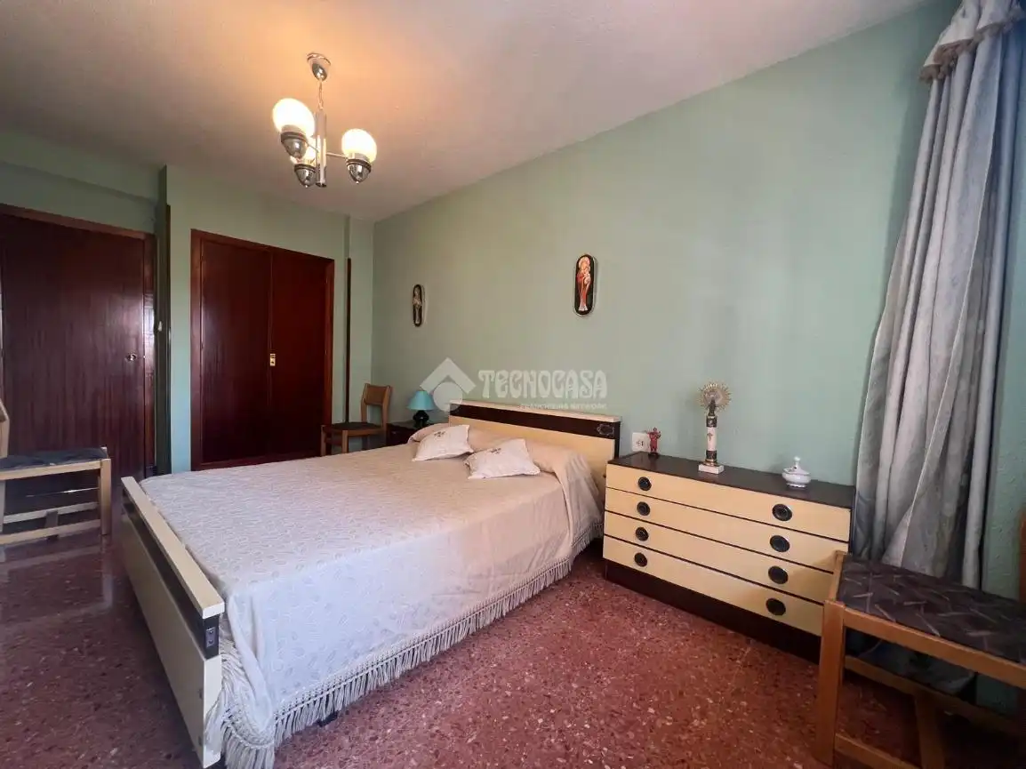 Habitación de Piso en venta en Zaragoza con Calefacción y Terraza