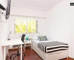 Bedroom of Flat to share in  Madrid Capital  with Air Conditioner and Terrace
