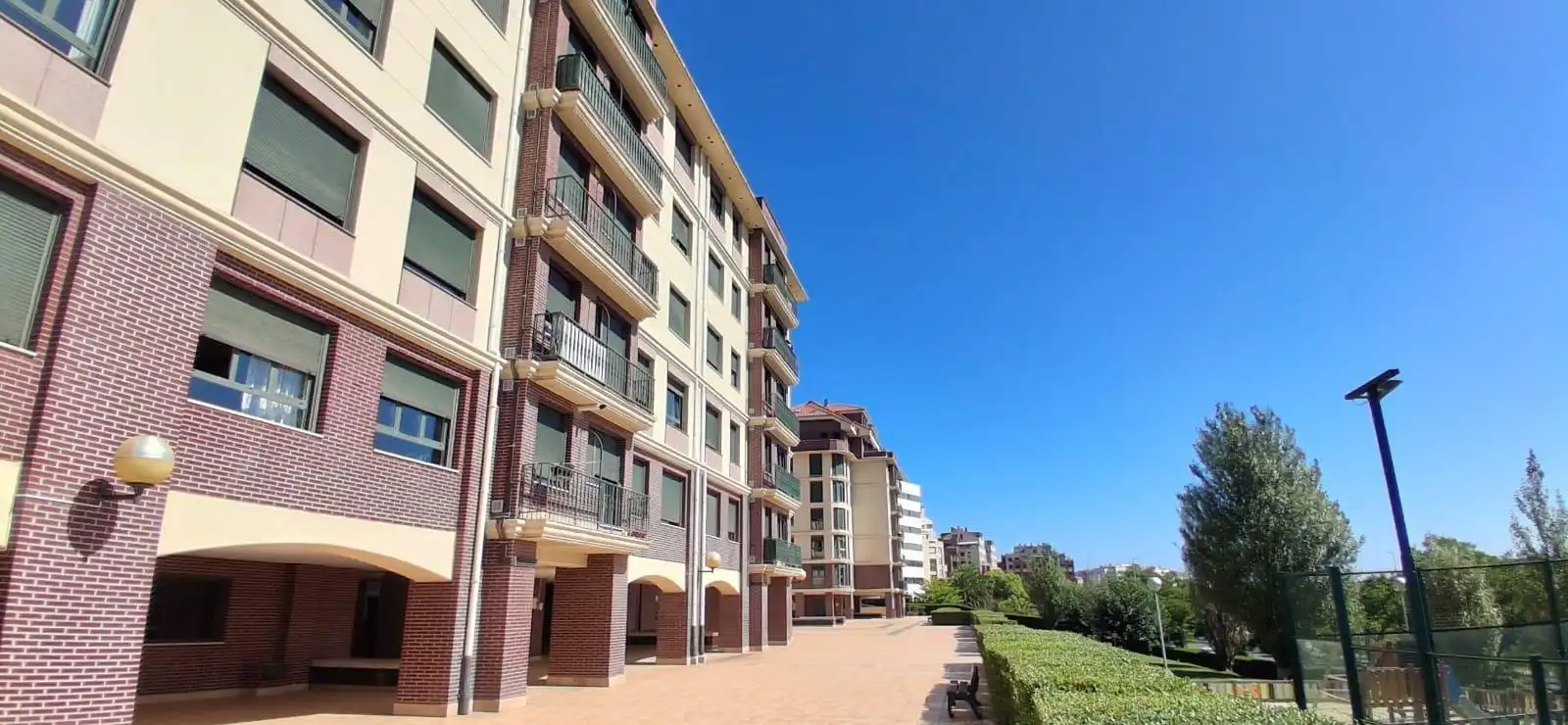 Pis amb piscina de lloguer a Calle LA TORRE
