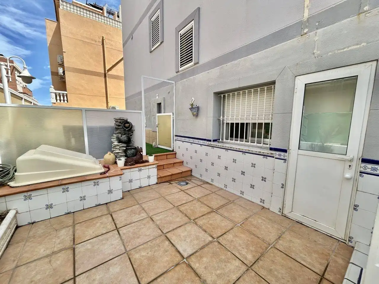 Terrassa de Casa adosada en venda en Oliva amb Aire condicionat, Calefacció i Jardí privat