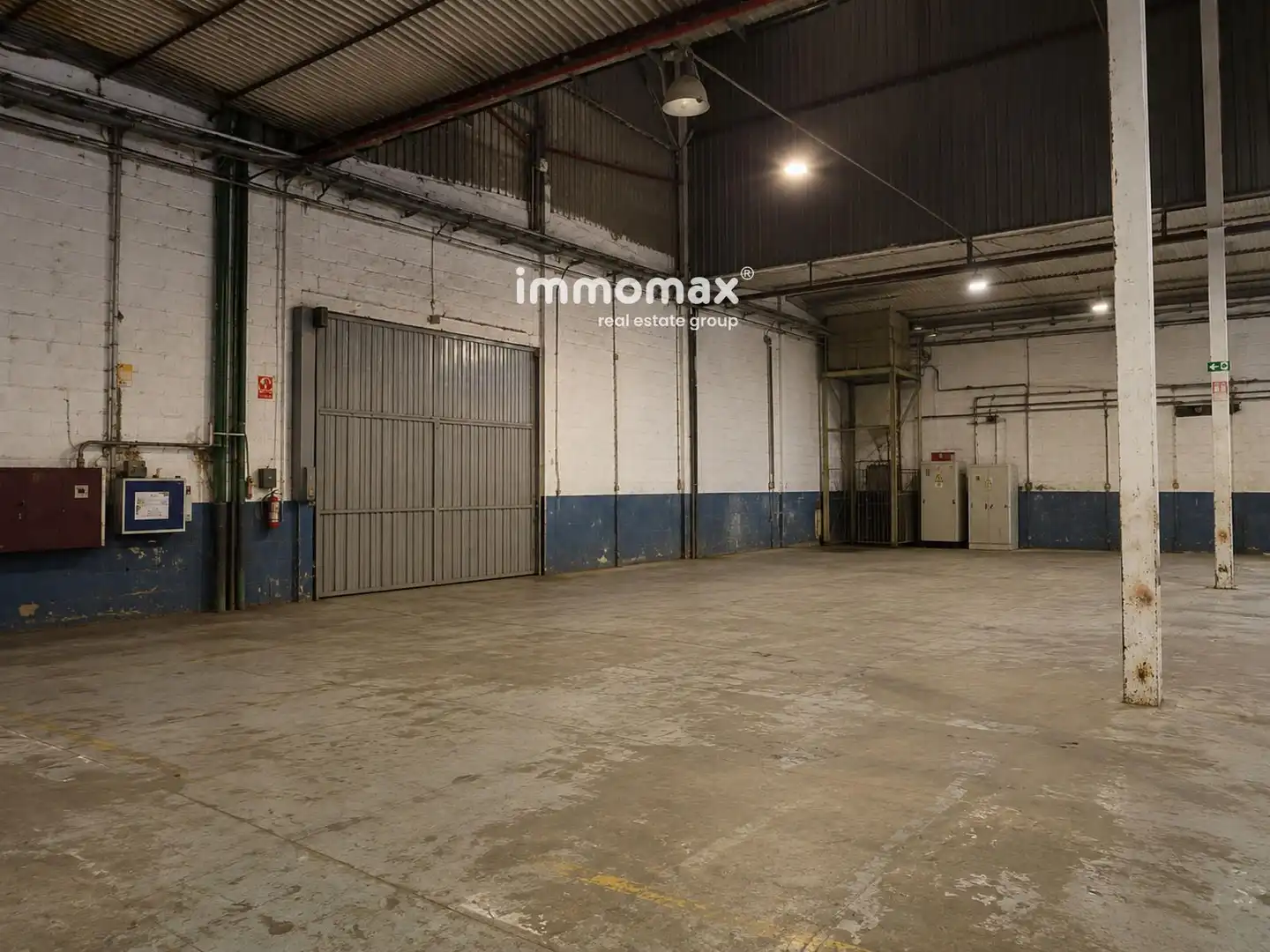 Vista exterior de Nave industrial en venta en Martorell