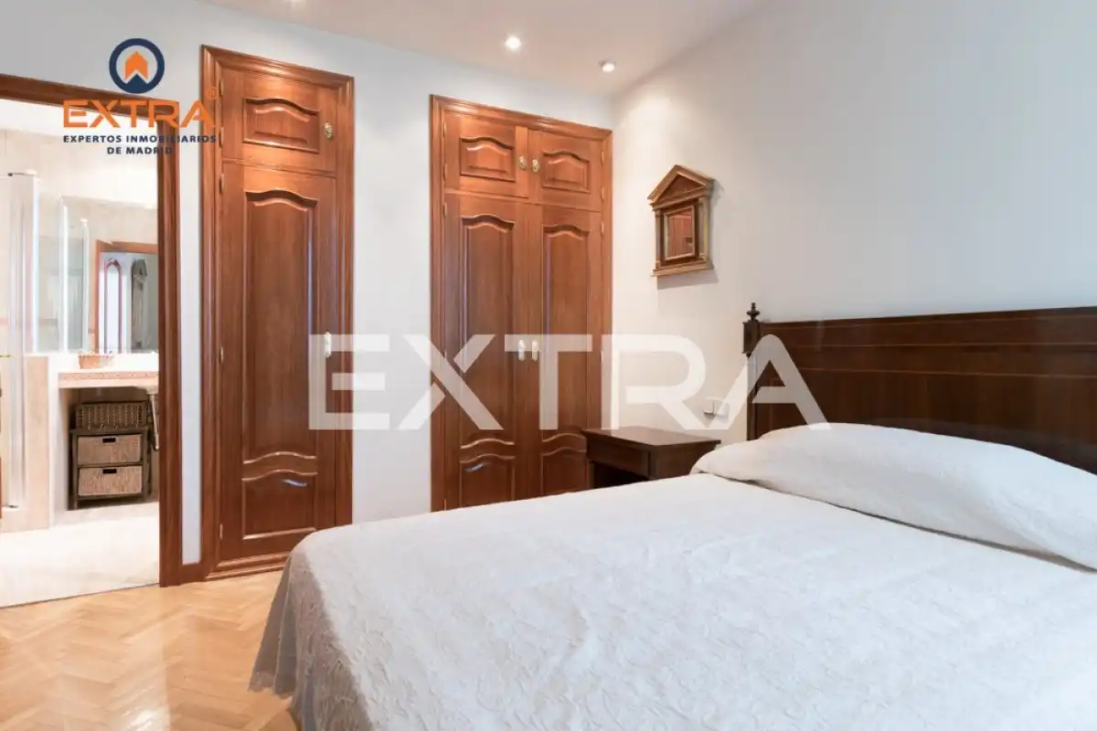 Schlafzimmer von Wohnung zur Miete in Madrid mit Klimaanlage, Heizung und Parkett