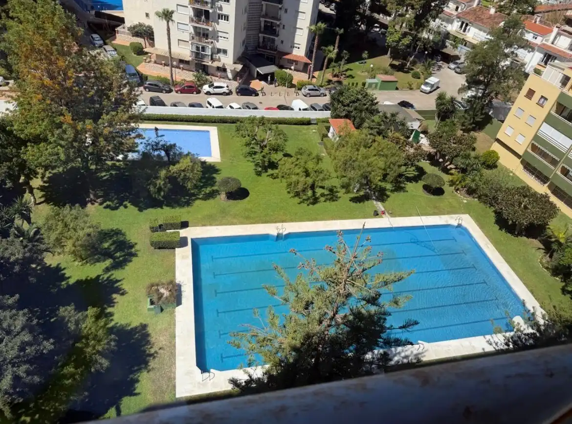 Flat with pool for sale in Torreblanca del Sol