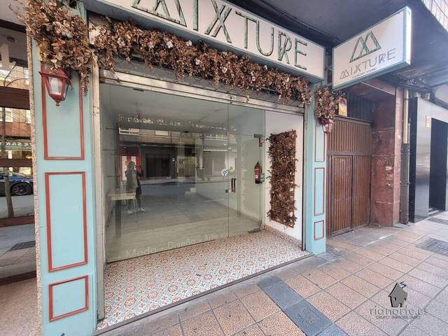 Local comercial en Alquiler en Calle Ramón Bautista Clavería en La Felguera