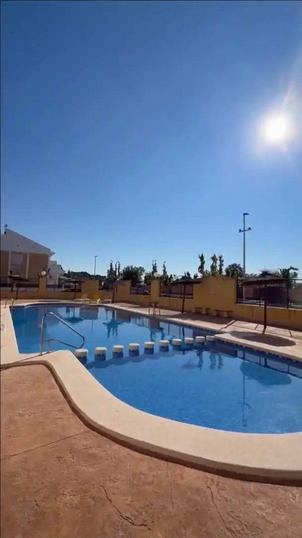 Piscina de Casa o chalet de alquiler en Los Alcázares con Aire acondicionado, Calefacción y Jardín privado