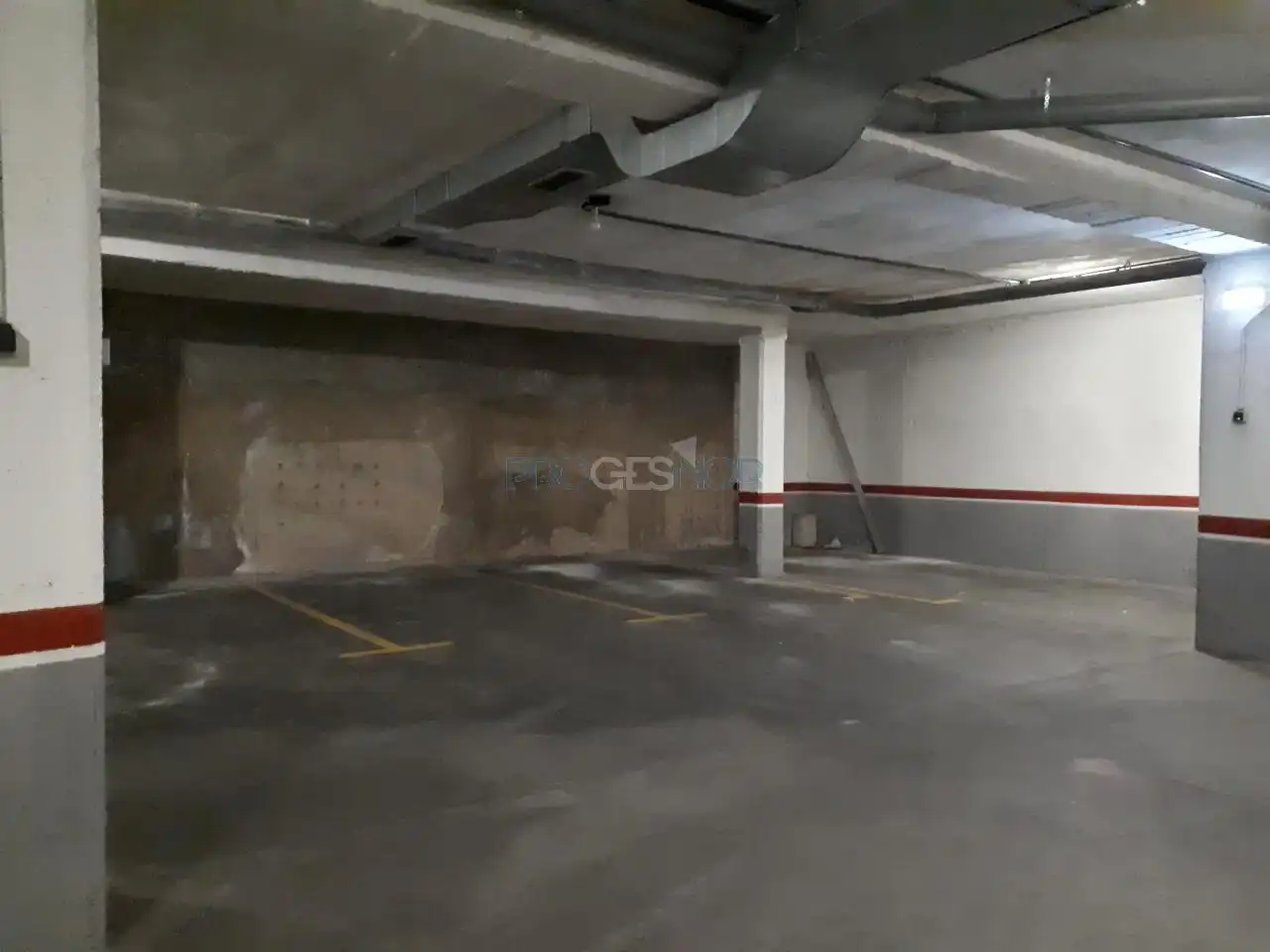 Parking of Duplexes for rent in León Capital   with Heating and Parquet flooring