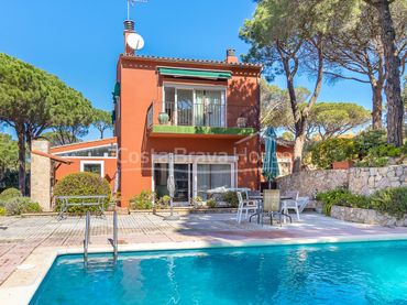 Casa con piscina en venta en Carrer de Menorca