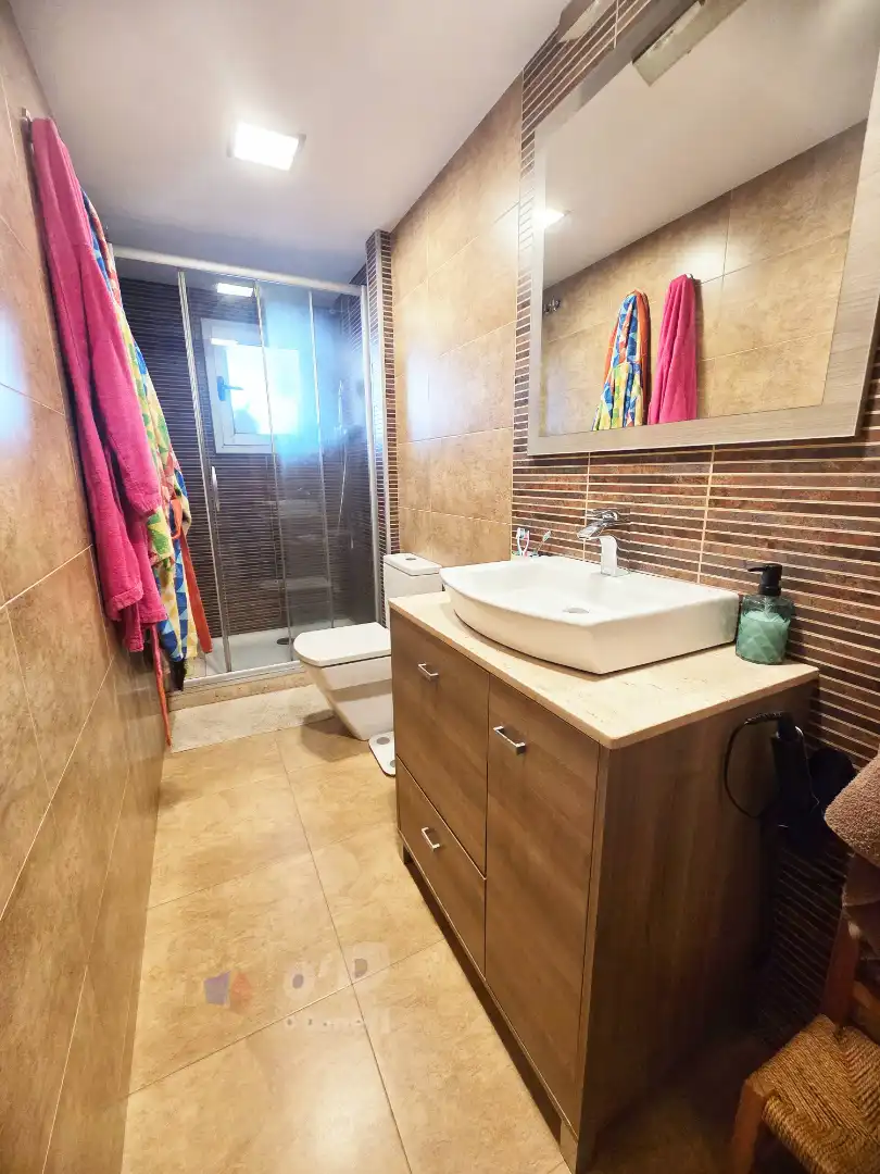 Badezimmer von Dachboden zum Verkauf in Sant Boi de Llobregat mit Klimaanlage, Terrasse und Ofen
