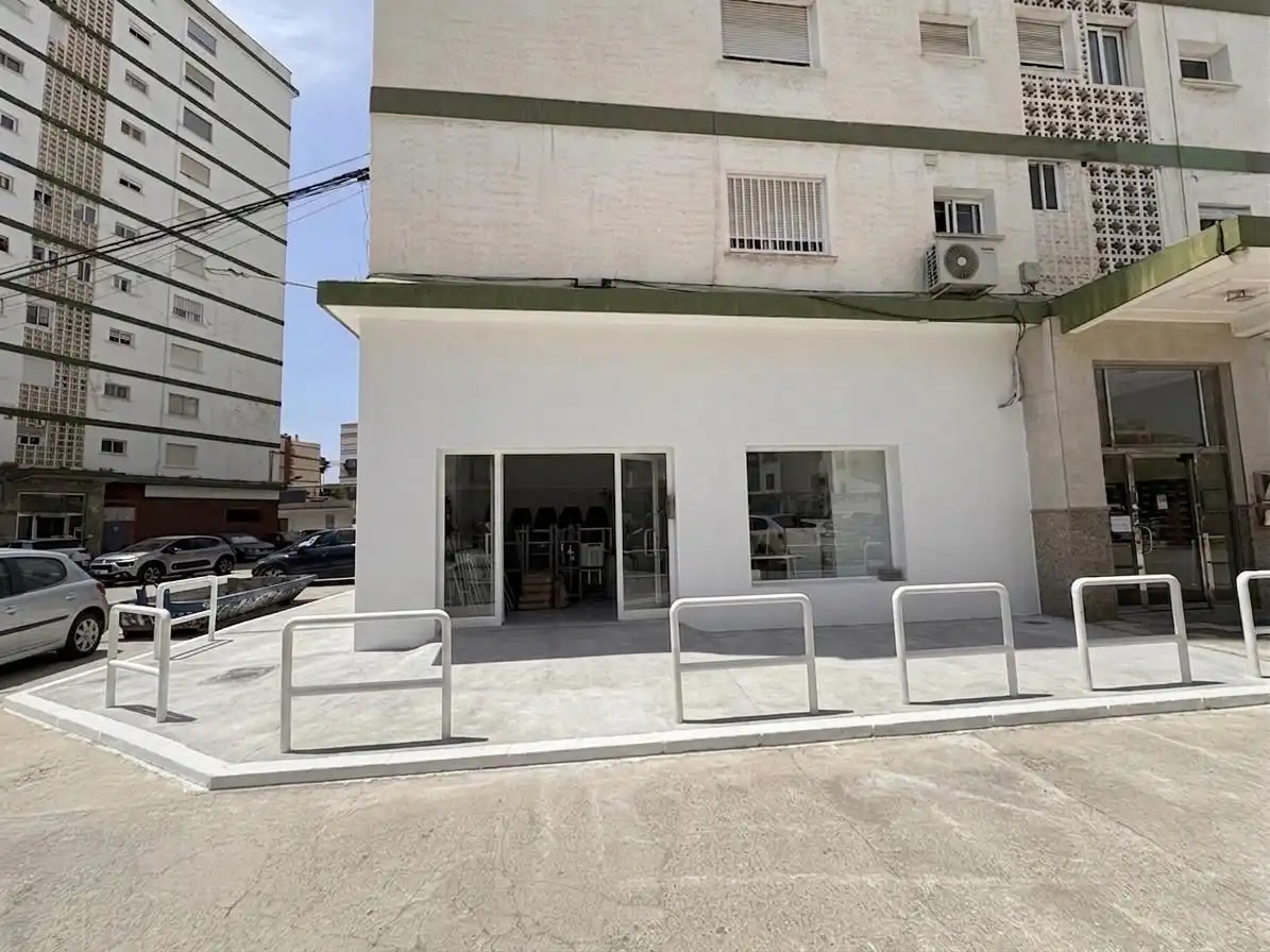 Local de alquiler en Vélez-Málaga con Aire acondicionado