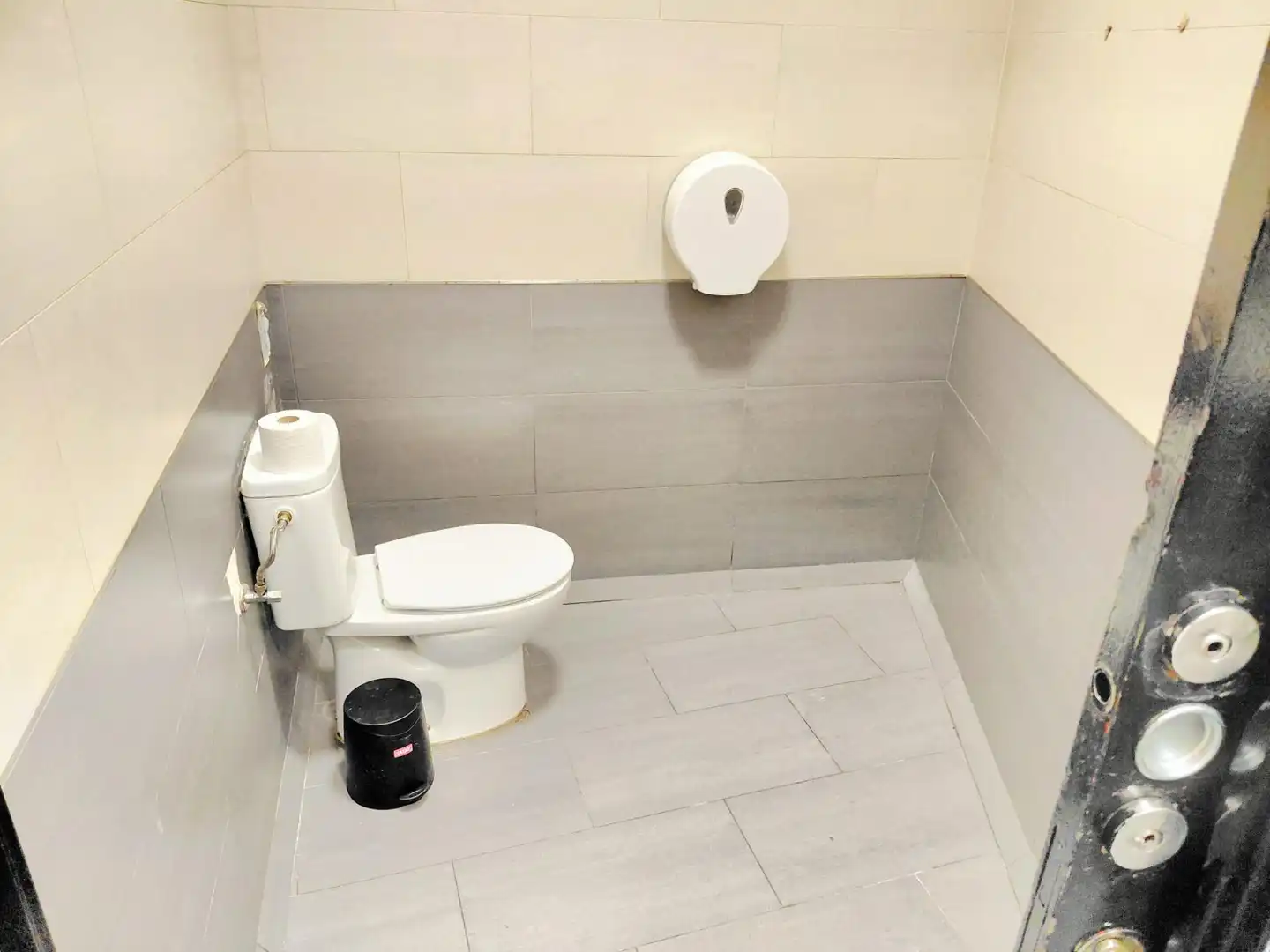 Baño de Local de alquiler en Getxo  con Aire acondicionado