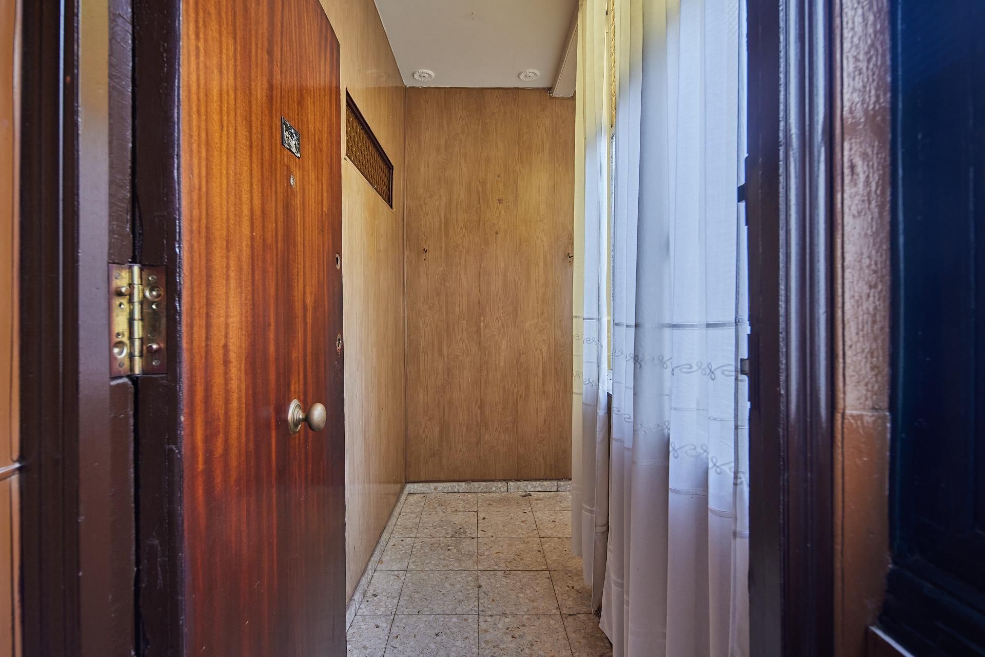 Piso en venta en  Cádiz Capital con Balcón